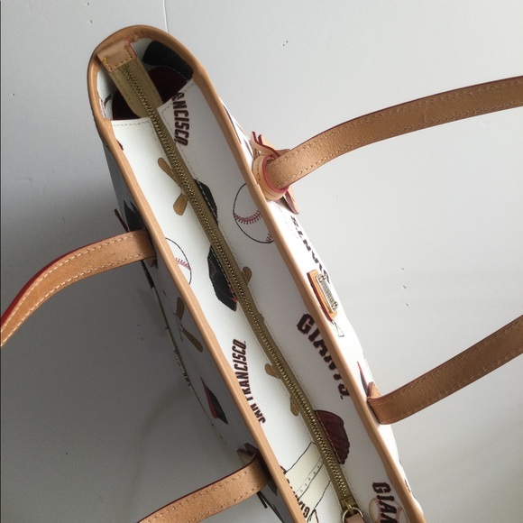 Dooney&bourke MLB SF Giants Charleston Shopper - Picture 11 of 14